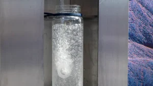 Was verursacht Lecks am unteren Element des Warmwasserbereiters?